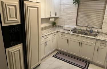 Home away from Home Near Ybor City, Cruise Port, and Downtown Tampa - Foto 15