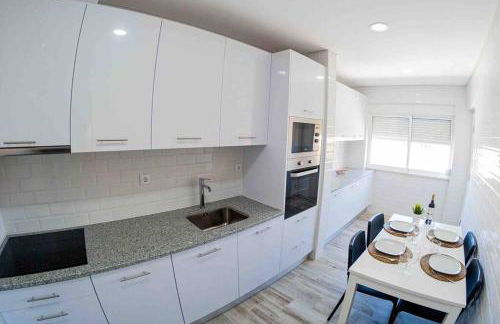 Bright and modern flat with air-con and free parking - Foto 11