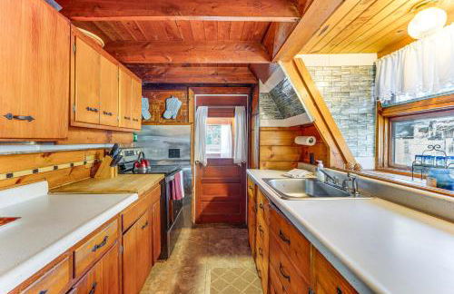 8 Mi to Cranmore Mtn Resort A-Frame with Fire Pit - Foto 10