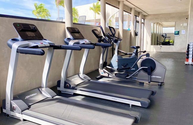 Urban Towers by Andiani Travel - Photo 25