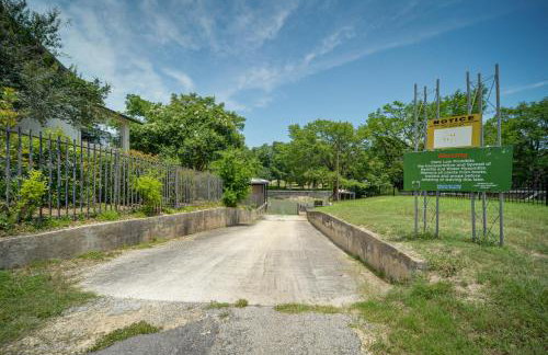 McQueeney Home with Grill about 10 Mi to New Braunfels - Foto 39