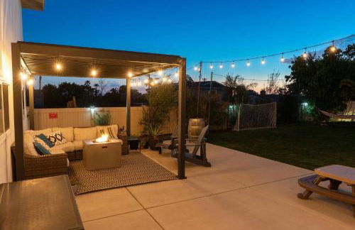 4Bd, putt putt, turf, grill, fire pit & more! - Photo 3