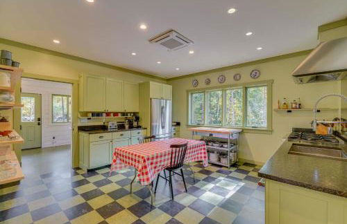 Riverfront Hideaway in Keene Walk to Town! - Foto 8