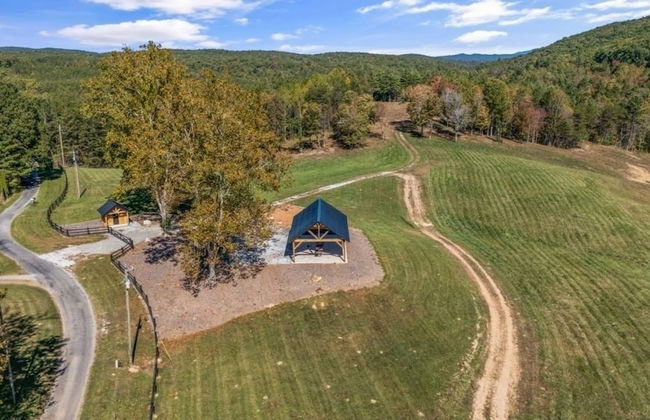 Ruby's Retreat - 2 Bedrooms, 1.5 Baths, Sleeps 8 by RedAwning - Foto 21