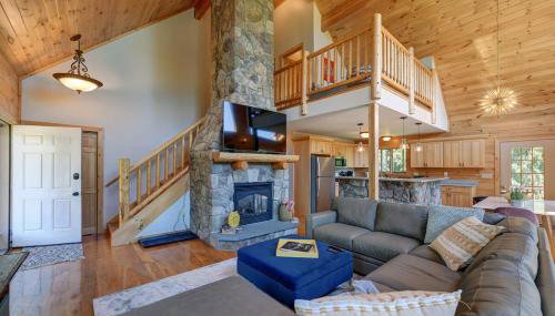 Berkshire Vacation Rentals: Great Barrington Cabin Sleeps 14 Walk To Town - Foto 4
