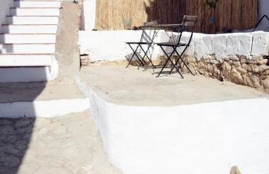 City Central Studio +Private Garden +Amazing View - Photo 31