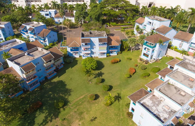 Point Village Studios and Suites - Photo 44