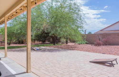 Modern House with Office Cornhole Near Freeways - Foto 3
