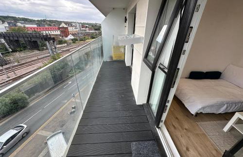 London Luton Airport Luxury Midland Apartments - GATED PARKING - Balcony - Sleeps 4 - Foto 11