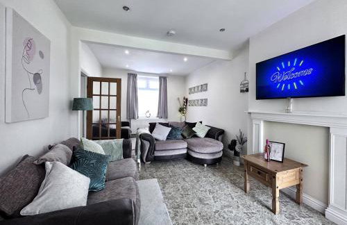 Chic Charming Classic 3bed w Ensuite - Pontypridd - Foto 3