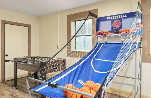 Hidden Hollow 3BD Cabin - Hot Tub, Wifi, Game Room, Fire Pit - Foto 28