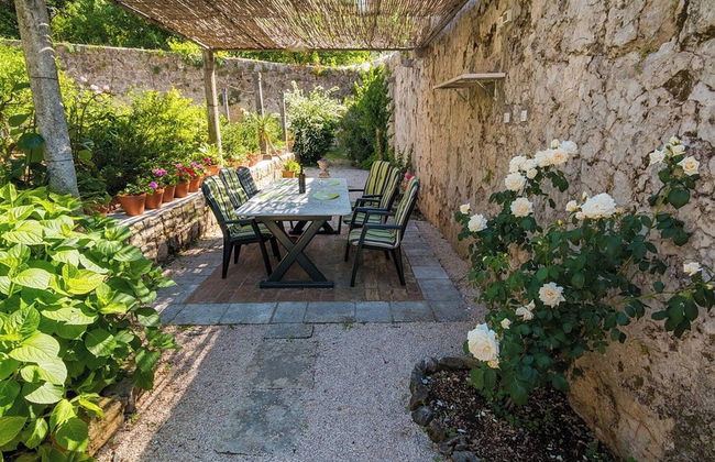 Dvori With Garden, Free Parking Next To Sea - Foto 41