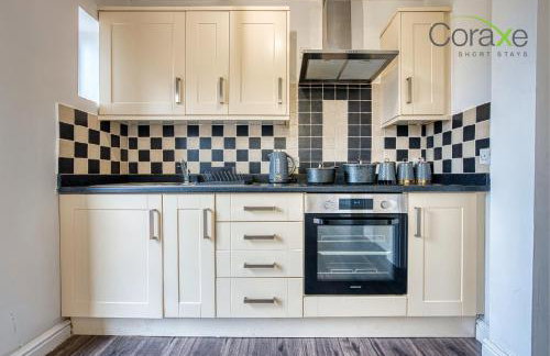 3 Bedroom Blissful Living for Contractors and Families by Coraxe Short Stays - Photo 22