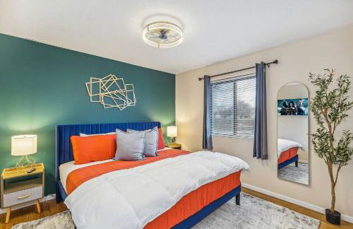 Kings, 75" TV & Backyard Fun - NearWesley - Foto 16