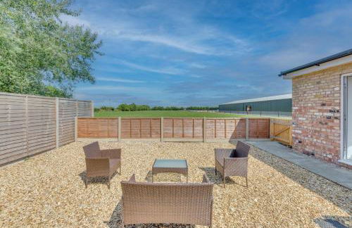 Luxury Isla Cottages Bourne, Dog Friendly with Garden, Parking, Countryside Views, Family Holidays & Easy Access to Town - Foto 5