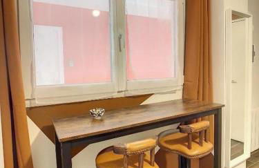 STUDIO HYPER CENTRE SAFARI TOUT ÉQUIPÉ WIFI NETFLIX 2PERS - Foto 10