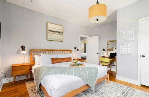 King Bed, Near DT and Best Restaurants, Pets OK! - Foto 24