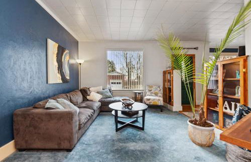 Cheerful 4BR Chalet with Seasonal Pool, Hot Tub - Foto 12