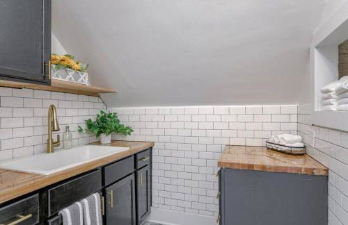 Beautiful - 4bd with Contemporary Interior - Foto 20