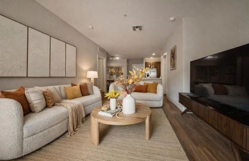 Promo Casa Miel Heart of Westwood Luxury Condo - Photo 2
