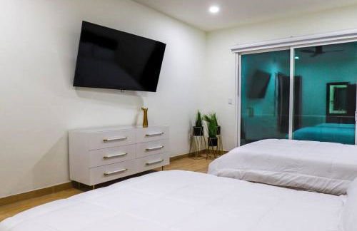 Lake Home: Relax and Unwind in Mission Hidden Gem - Photo 40