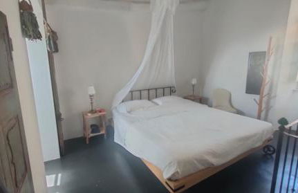 Luxury Apartment - Photo 13