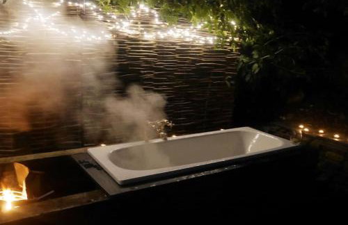 Hut at Nettle and Dock - Foto 37