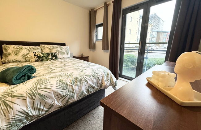 Sea Breeze Retreat in Swansea - Photo 14