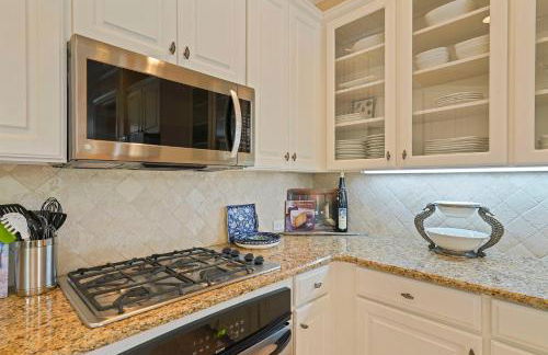 Tropical Dreams by the Sea - Vacation Home with Private Pool & Close Proximity to Beach - Foto 15