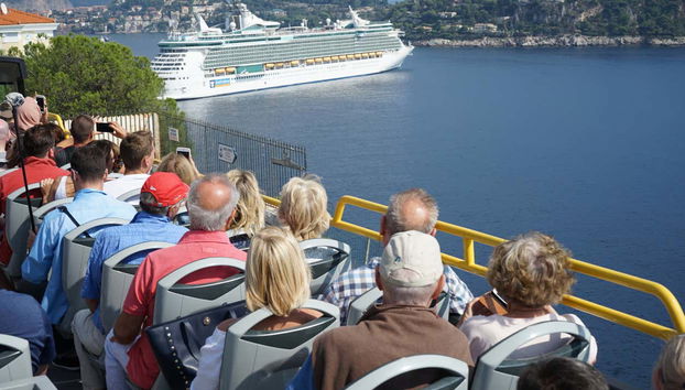 Autobús turístico de Niza - Foto 3, Disfrutando de la ruta en autobús turístico
