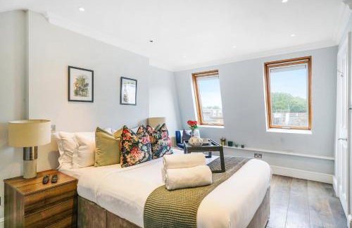 Beautiful and spacious 2 bed, 2 bath apartment bordering Fulham and Chelsea - entire apartment with private entrance - Foto 37