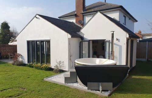 Island Retreat with HotTub - Foto 17