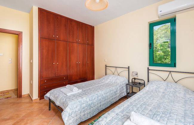 Anemos Villa in Salakos - Photo 3