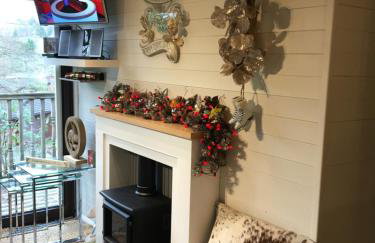 Mistletoe One Luxury Lodge with Hot Tub Windermere - Photo 40