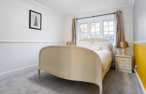 Purley House-Sleeps 8-Near Gatwick-Games Room - Foto 14