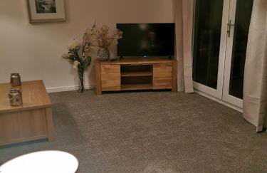 Sun Gardens Retreat- can sleep 10 with 4 Double Beds & 2 sofa beds - Foto 9