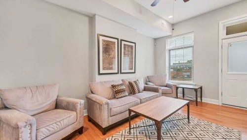 St Louis Tower Grove Two-Story Townhome Perfect for Groups Side B - Foto 2