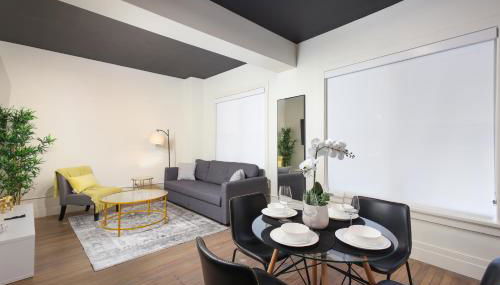 Cozy 2BR On Rvrwalk Gym and Parking Near Conv Ctr - Foto 3