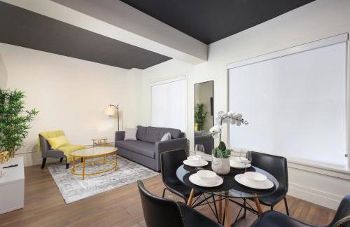 Cozy 2BR On Rvrwalk Gym and Parking Near Conv Ctr - Foto 3