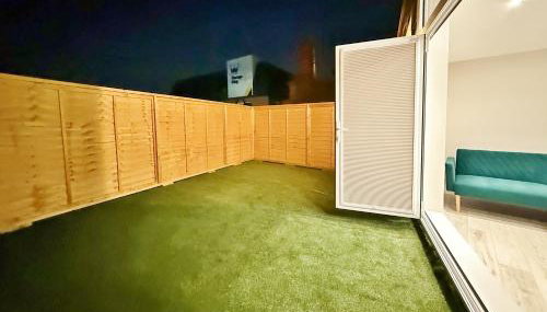 Fantastic 2 Bed Penthouse With Free Parking in Acton - Foto 5