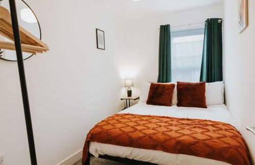 Central 3 Bed Home, Contractors, Garden, Fast WiFi, Smart TV - Foto 26