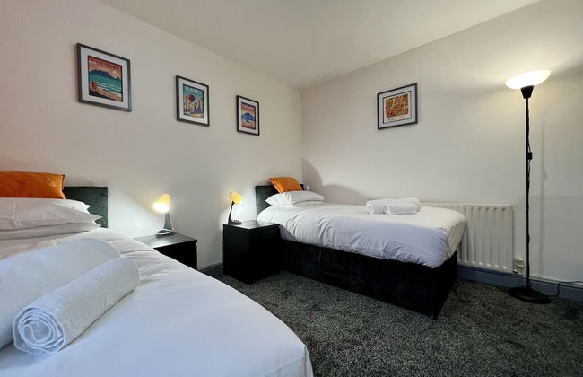 St Michael House - Photo 6