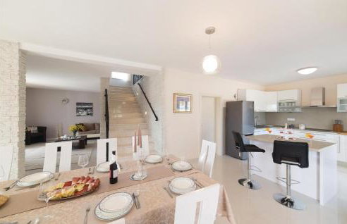 Awesome Home In Radosic - Foto 4