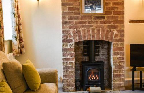 Bear's Cottage Bretforton - Photo 10