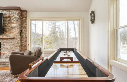 Historic & Secluded Estate on the Hudson River w/ Pool Sleeps 24 River House by Avantstay - Foto 127