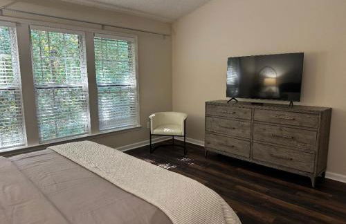 Beautiful and cozy house in Duluth! - Foto 25