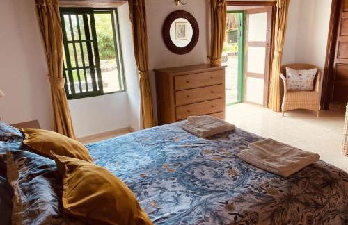 Spacious characterful villa with spectacular views in quiet rural setting. - Foto 17