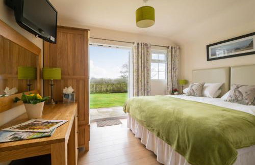 The Country Lodge at Hill House Farm Cheshire - Photo 18
