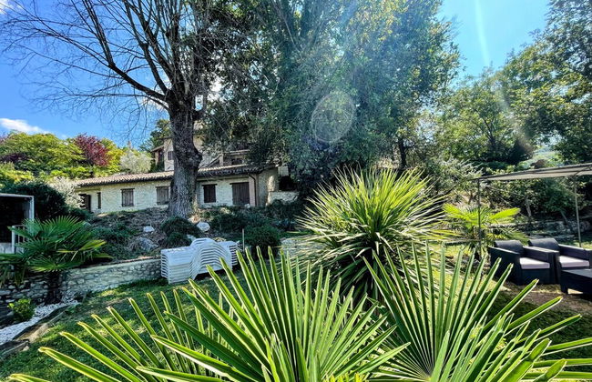 Apt 5 Aircon, Wifi, Infinity Pool, Jacuzzi, Gardens Incredible! Sleeps 4 - Photo 60