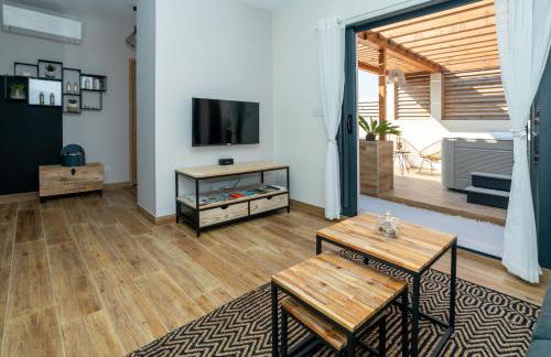 L'entre deux-suite romantique - jacuzzi privatif - clim réversible - wifi - Foto 12